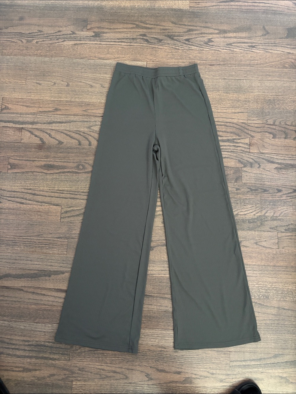 SHEIN Olive Wide Leg Pants - Picture 2 of 15